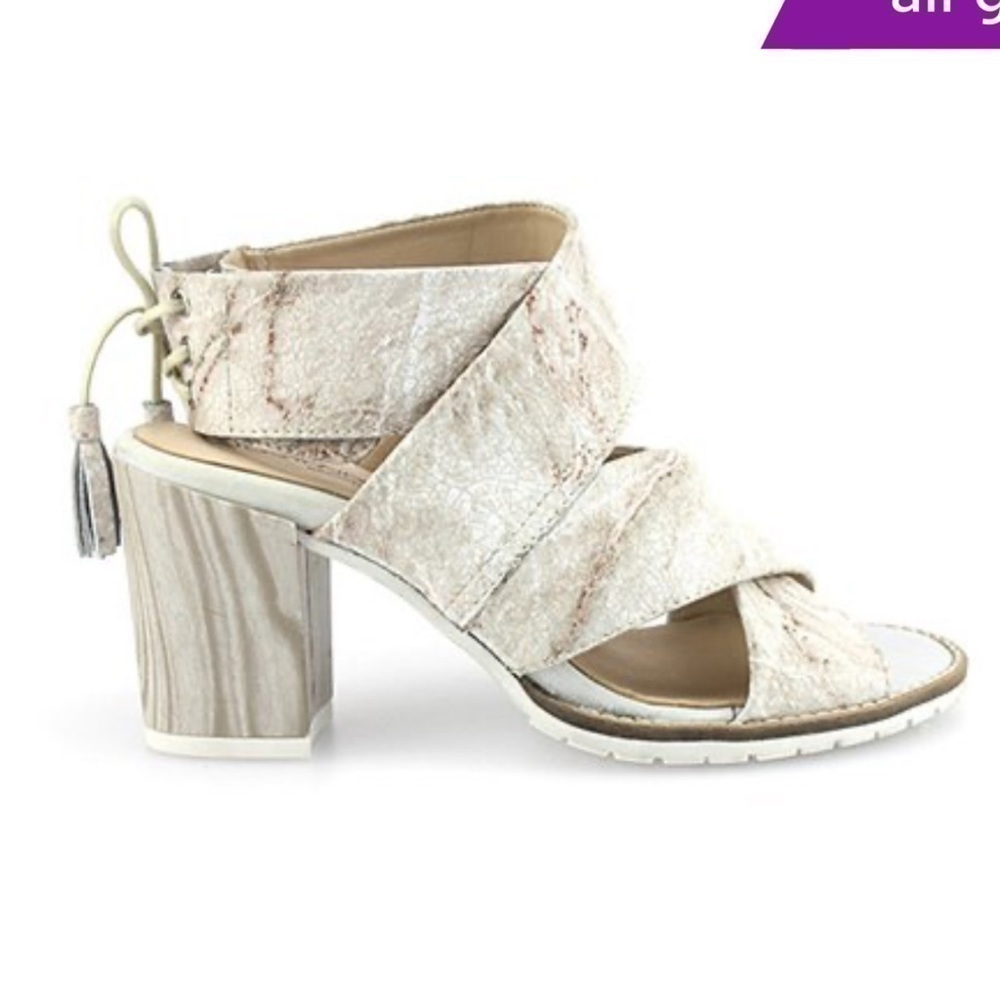 Unity in Diversity | Beige Fado Leather Sandal 41